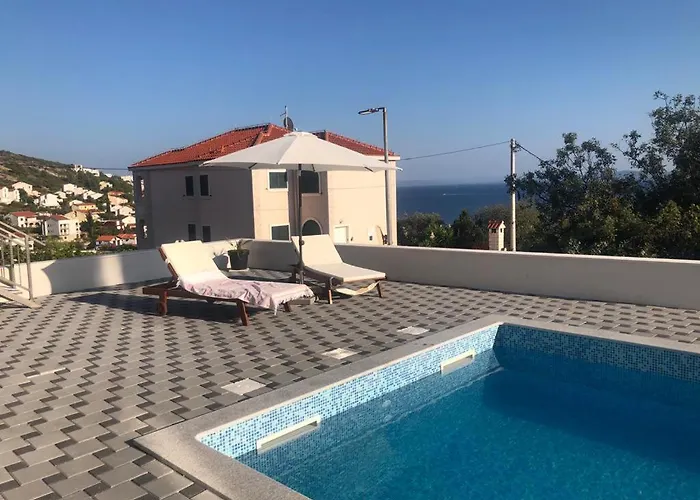 شقة Eva تروغير